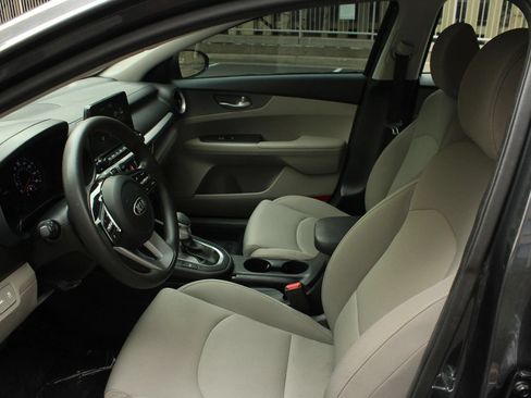 Used 2020 Kia Forte LXS FWD image 14