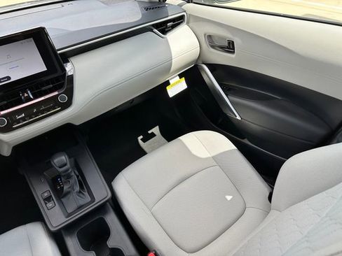 Used 2026 Toyota Corolla Cross L image 26