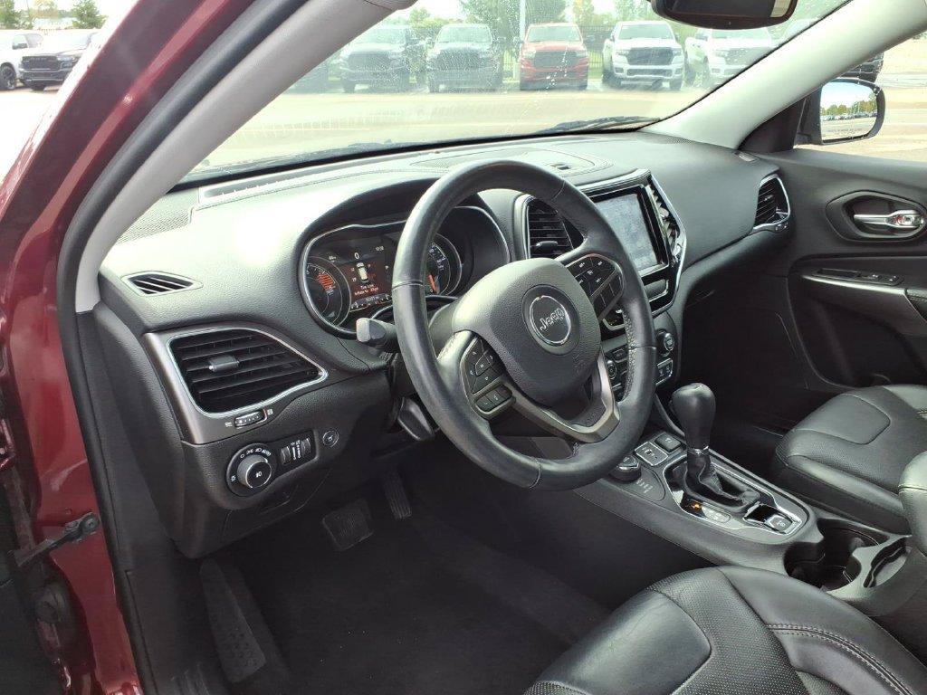 Used 2019 Jeep Cherokee Limited AWD/4WD image 10