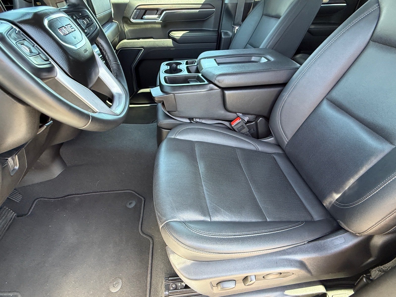Used 2025 GMC Sierra 1500 SLT AWD/4WD image 13
