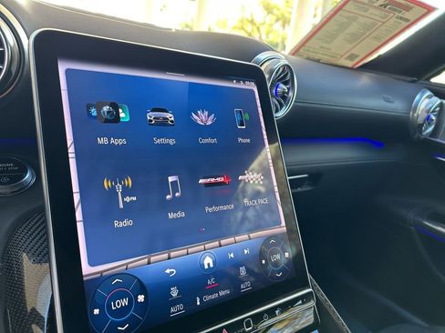 Used 2022 Mercedes-Benz SL 63 AMG 4MATIC image 13