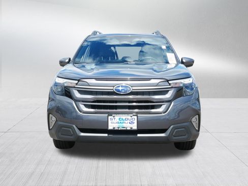 Used 2025 Subaru Forester Premium AWD/4WD image 2