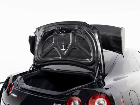 Used 2017 Nissan GT-R NISMO image 37