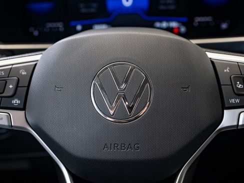 Used 2022 Volkswagen Tiguan S image 25