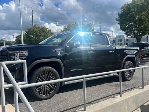 Used 2022 GMC Sierra 1500 Denali Ultimate AWD/4WD image 2