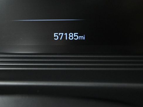 Used 2023 Hyundai Venue Limited w/ Cargo Package image 17