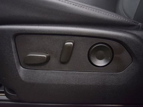 Used 2022 Chevrolet Silverado 1500 LTZ image 27