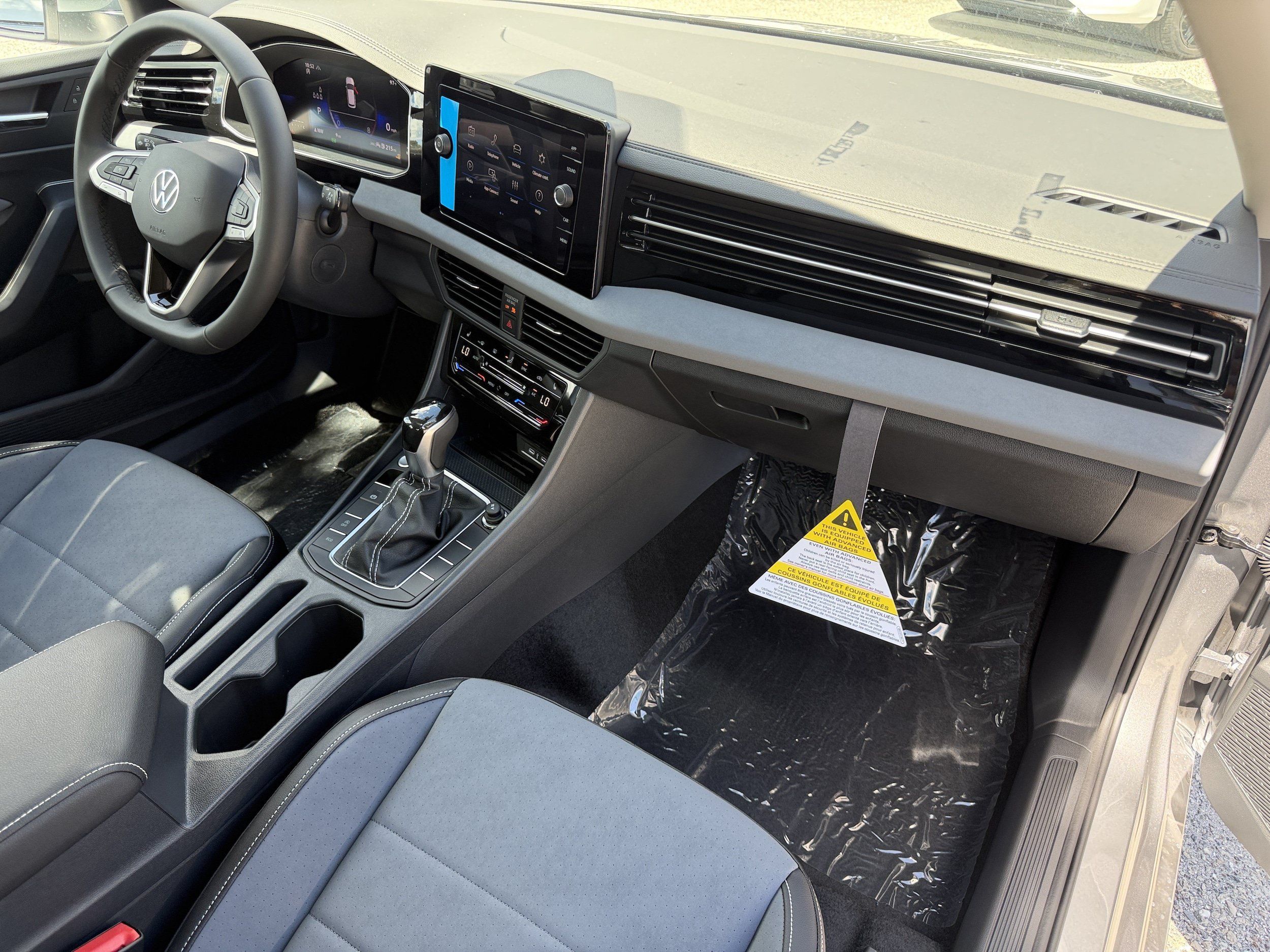 New 2027 Volkswagen Jetta SE FWD image 12