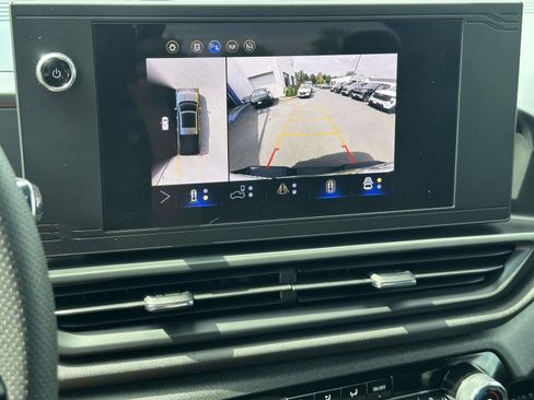 Used 2025 Chevrolet Silverado EV W/T AWD/4WD image 11