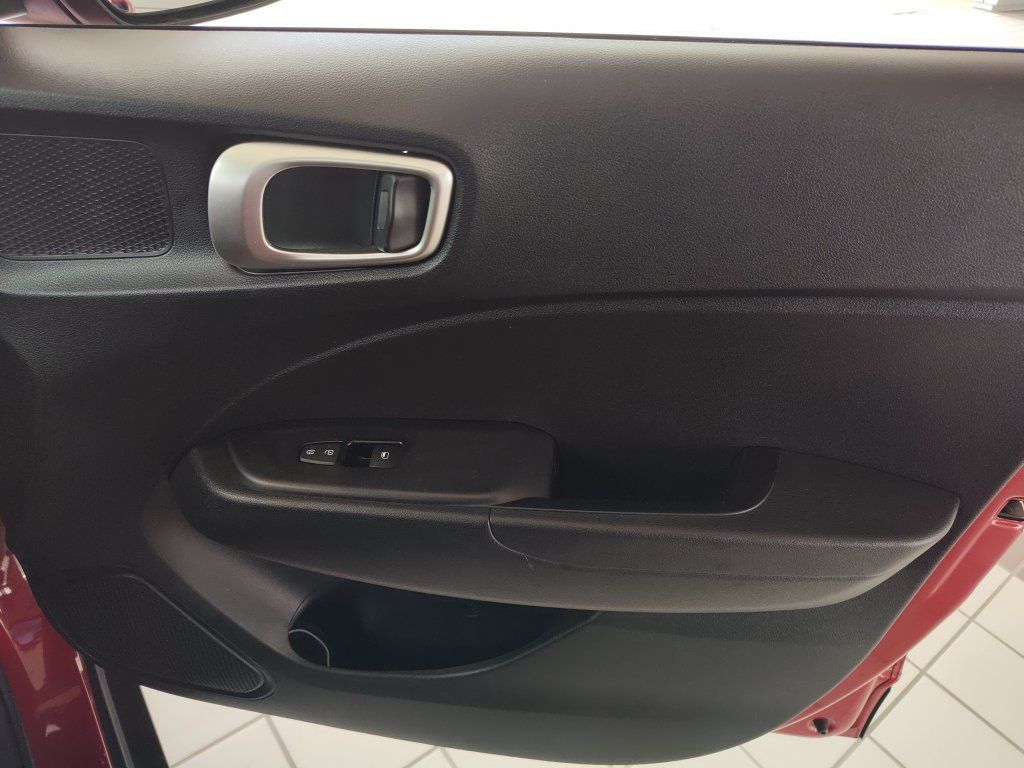 Used 2020 Hyundai Venue SE FWD image 30