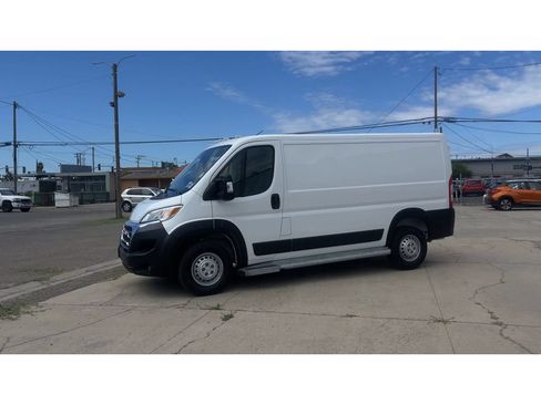Used 2025 RAM ProMaster 2500 w/ U-Haul Equipment Group FWD image 7