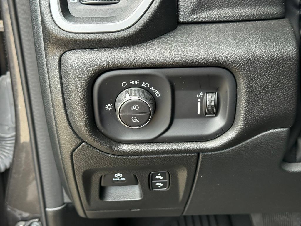Used 2022 RAM 1500 Big Horn AWD/4WD image 19