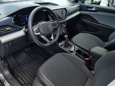 Used 2022 Volkswagen Taos SE image 9