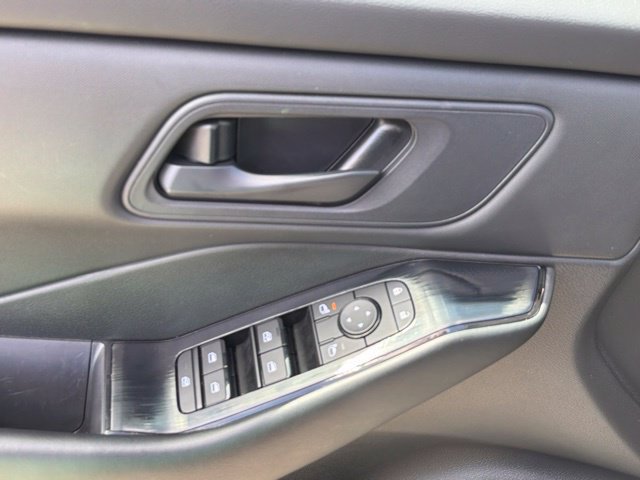 Certified 2024 Nissan Rogue S AWD/4WD image 20