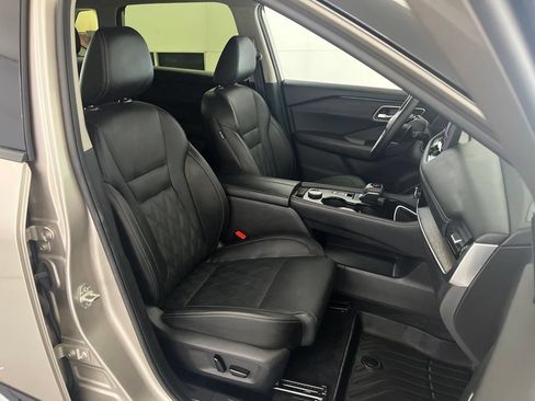 Used 2025 Nissan Rogue Platinum AWD/4WD image 22