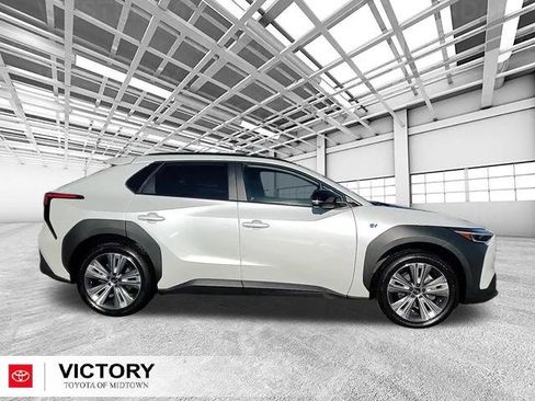 Used 2023 Subaru Solterra AWD image 2