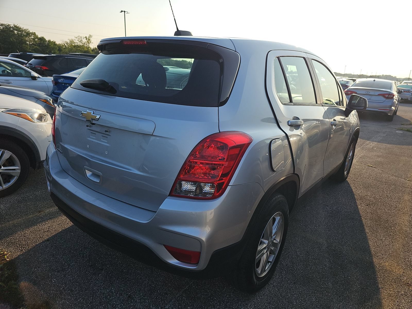 Used 2019 Chevrolet Trax LS FWD image 4