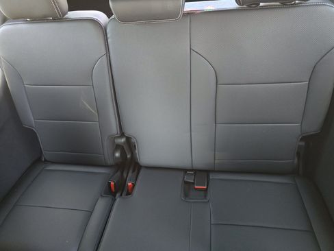 Used 2024 Chevrolet Traverse LT w/ LPO, Floor Liner Package FWD image 18