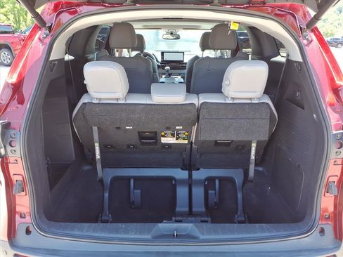 Used 2025 Toyota Sienna XLE w/ XLE Plus Package AWD/4WD image 15