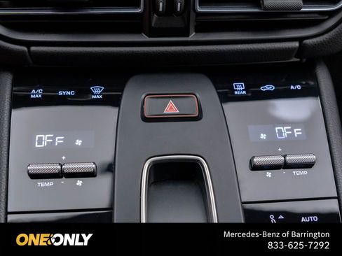 Used 2024 Porsche Macan AWD/4WD image 26
