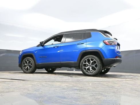 Used 2025 Jeep Compass Limited image 48