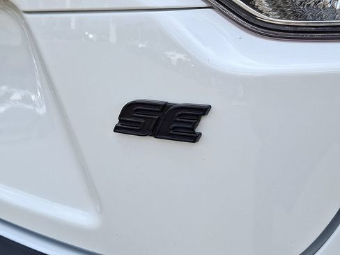 Used 2024 Toyota Corolla SE w/ SE Premium Package FWD image 31