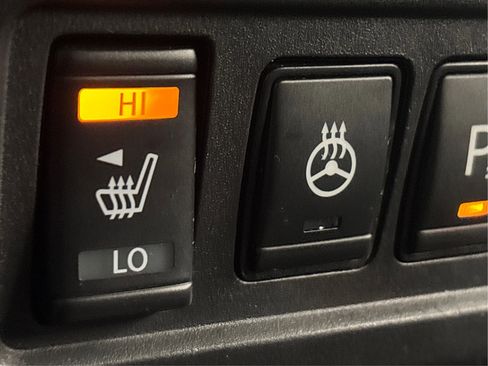 Used 2022 Nissan Frontier SV image 43