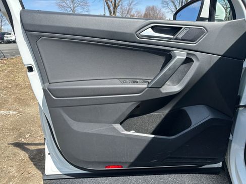 Used 2019 Volkswagen Tiguan SE image 5