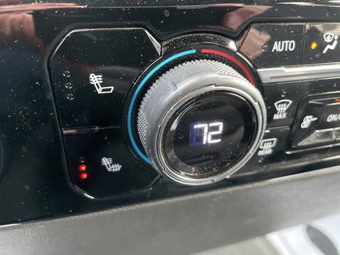 Used 2023 Chevrolet Silverado 1500 LT image 10