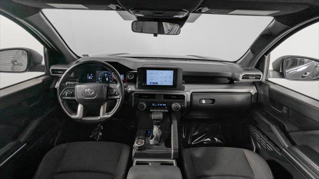 Used 2025 Toyota 4Runner SR5 AWD/4WD image 26