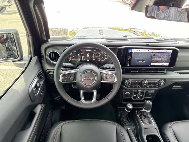 New 2026 Jeep Wrangler Unlimited Sahara w/ Whitecap Package AWD/4WD image 13