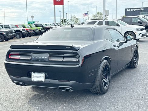 Used 2016 Dodge Challenger R/T Scat Pack w/ Leather Interior Group RWD image 3