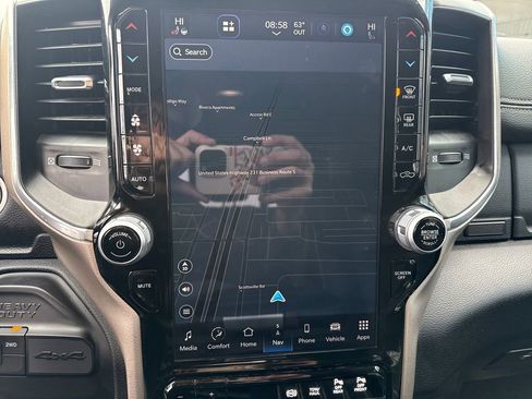 Used 2024 RAM 2500 Laramie image 24