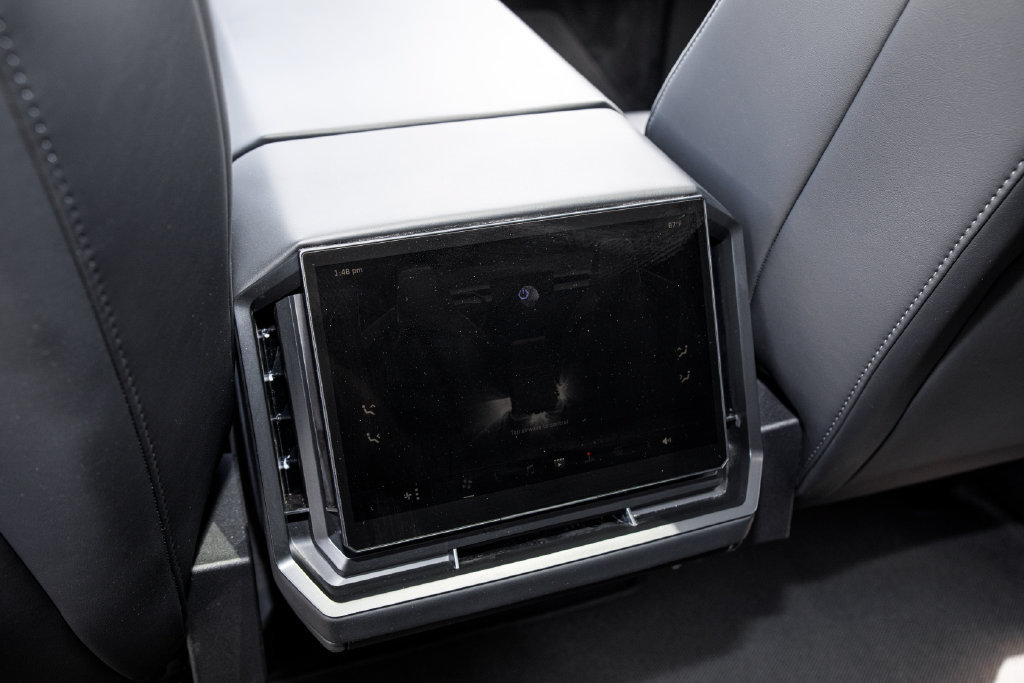 Used 2025 Tesla Cybertruck AWD Crew Cab image 19