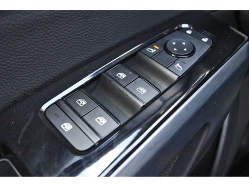 Certified 2025 Nissan Pathfinder SL FWD image 23