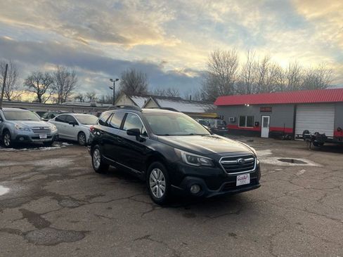 Used 2019 Subaru Outback 2.5i Premium image 4