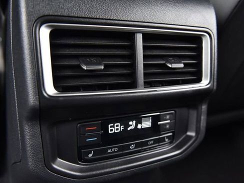 Certified 2025 Volkswagen Atlas SEL Premium R-Line image 23