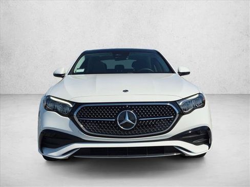 Used 2025 Mercedes-Benz E 350 Sedan image 2