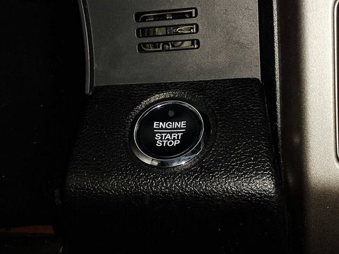 Used 2015 Ford F150 Lariat w/ Equipment Group 502A Luxury AWD/4WD image 18