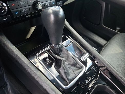 Used 2023 Jeep Compass Limited image 16