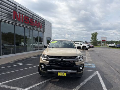 Used 2022 Chevrolet Colorado Z71 w/ Safety Package AWD/4WD image 18