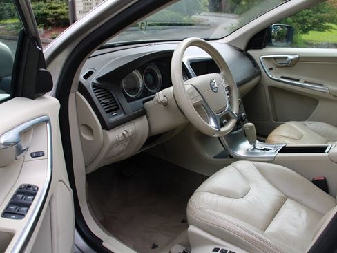 Used 2012 Volvo XC60 T6 Premier Plus image 5