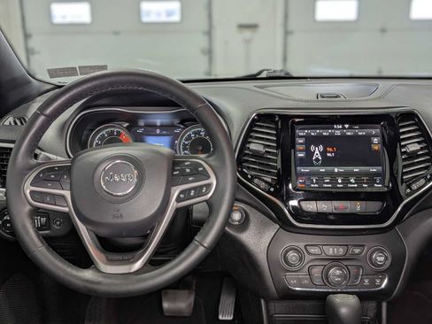 Used 2019 Jeep Cherokee High Altitude AWD/4WD image 5