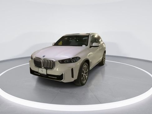 New 2026 BMW X5 xDrive50e w/ Premium Package image 3