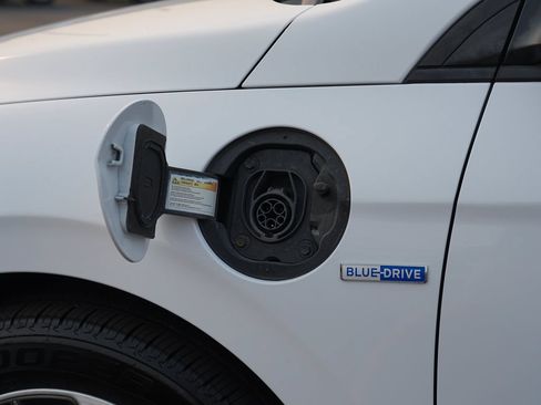 Used 2019 Hyundai Ioniq Plug-In Hybrid FWD image 31