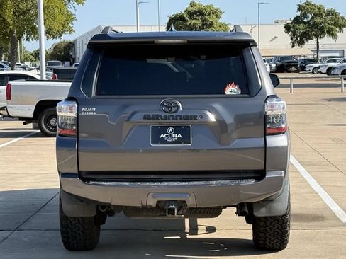 Used 2016 Toyota 4Runner SR5 AWD/4WD image 5