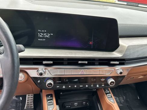 Certified 2025 Kia Telluride SX Prestige X-Line AWD/4WD image 28