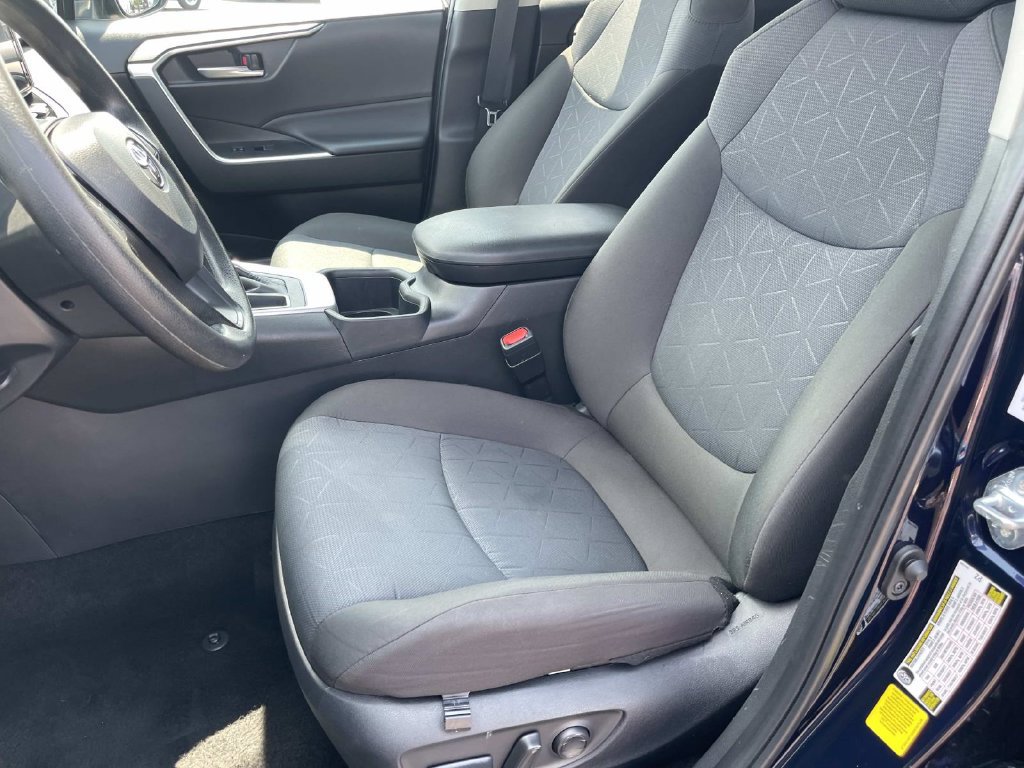 Used 2025 Toyota RAV4 XLE FWD image 24