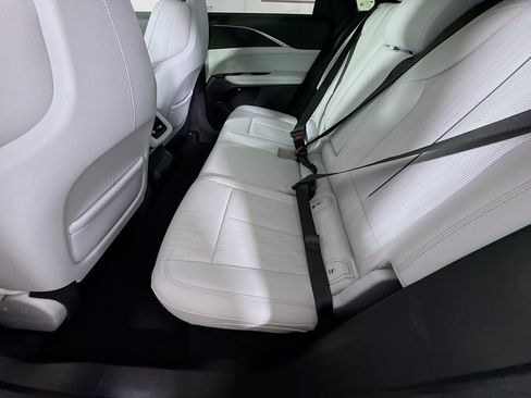 Used 2024 Cadillac Lyriq Luxury AWD/4WD image 28
