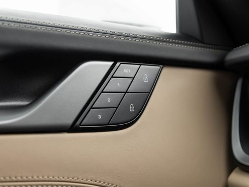 Certified 2024 Porsche 911 Carrera image 18